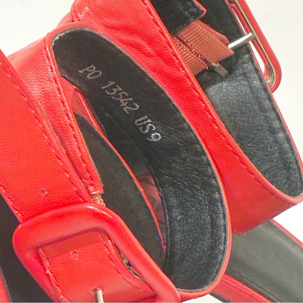 T.U.K. Red Gathered Front Peep Toe Starlet Heels Womens Size 9 - Picture 4 of 7